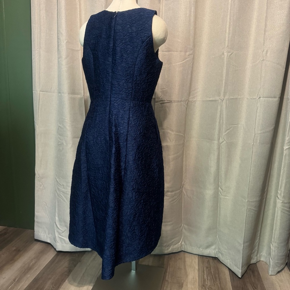 *NEW* HALSTON Heritage Indigo Floral
Jacquard Sleeveless High/Low Cocktail Dress - Picture 11 of 13